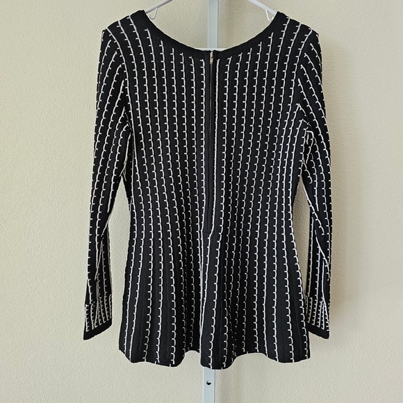 LEO & UGO Women's Black & White Striped Pullover Fit & Flare Zip Sweater Sz US 8 - Picture 2 of 14